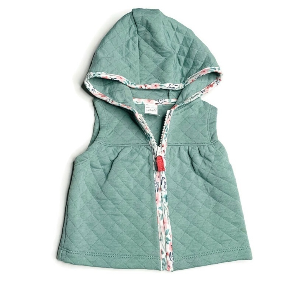 Carter’s baby girls 6M‎ quilted hooded vest